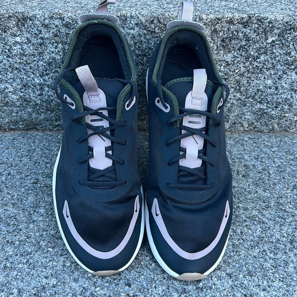Nike Women’s Air Max Dia 'Black Pumice' W9.5